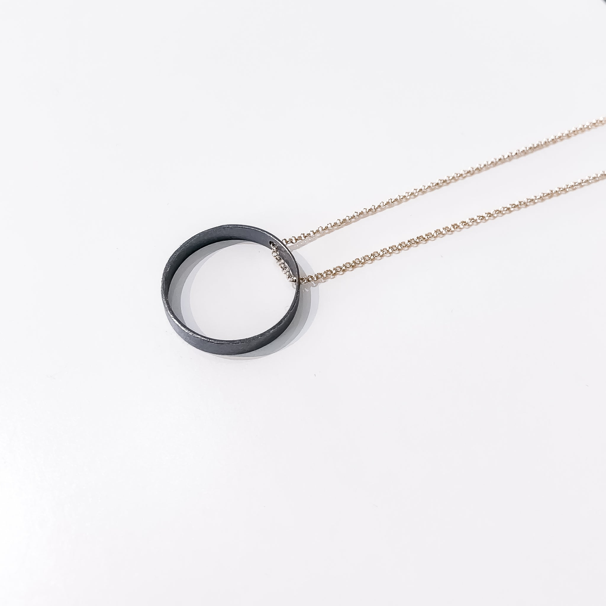 Minima - Circle Medium - necklace