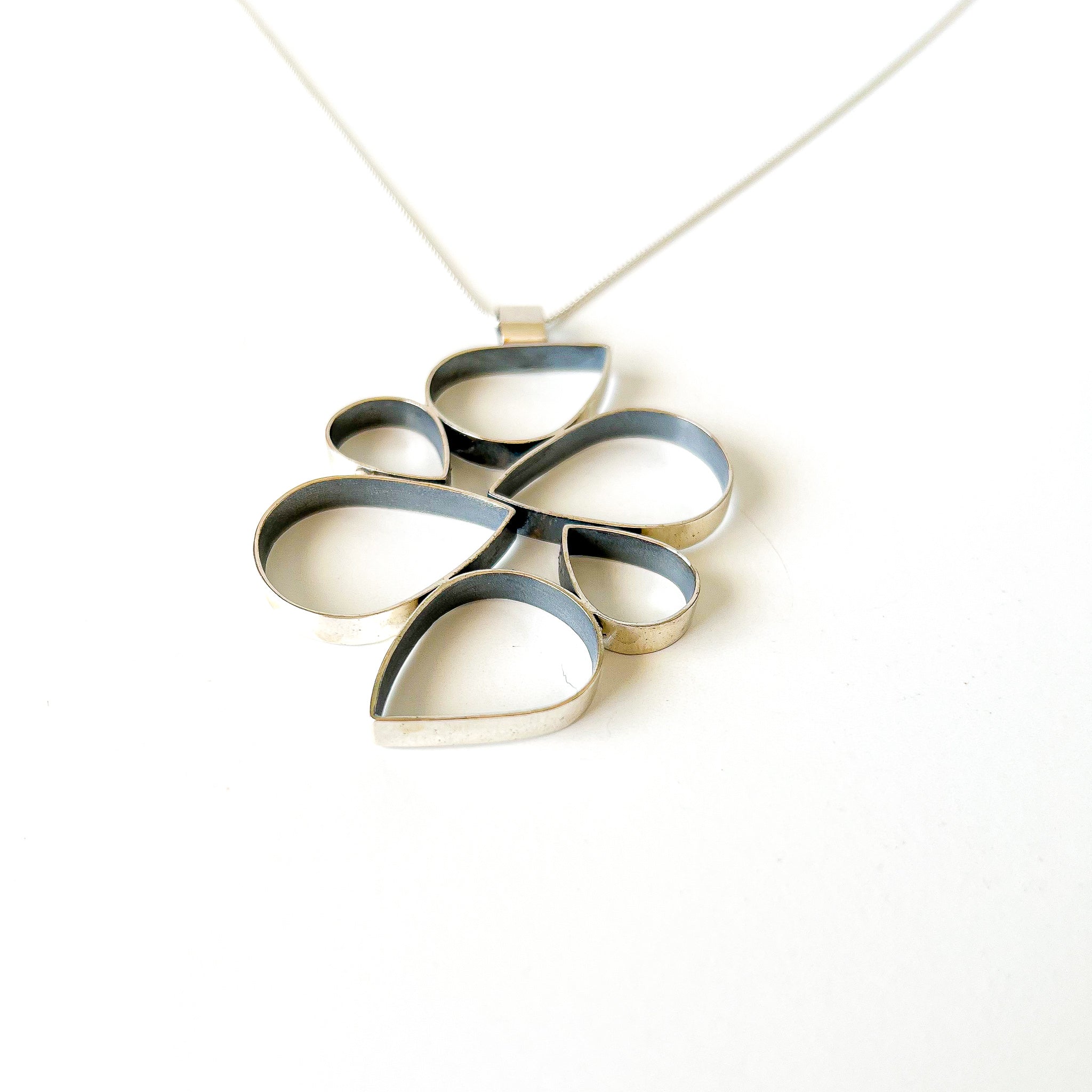 Minima - Petals Big- necklace