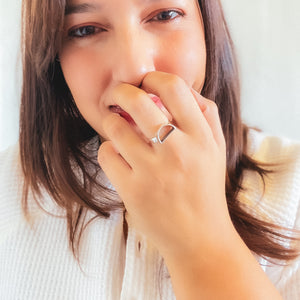 Minima - Half Moon Ring